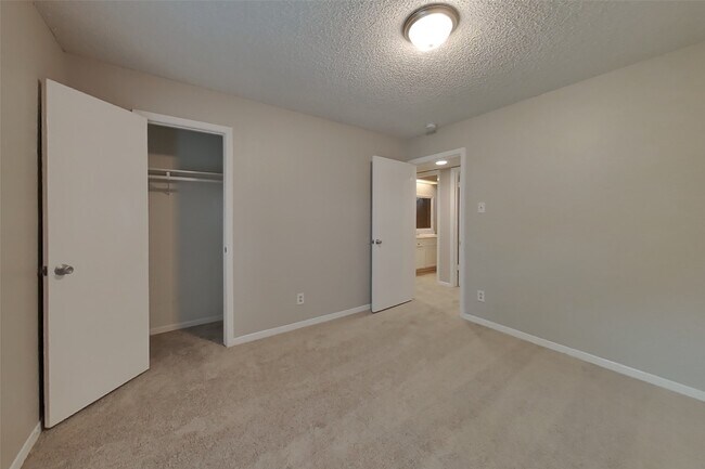 Building Photo - 16726 Britford