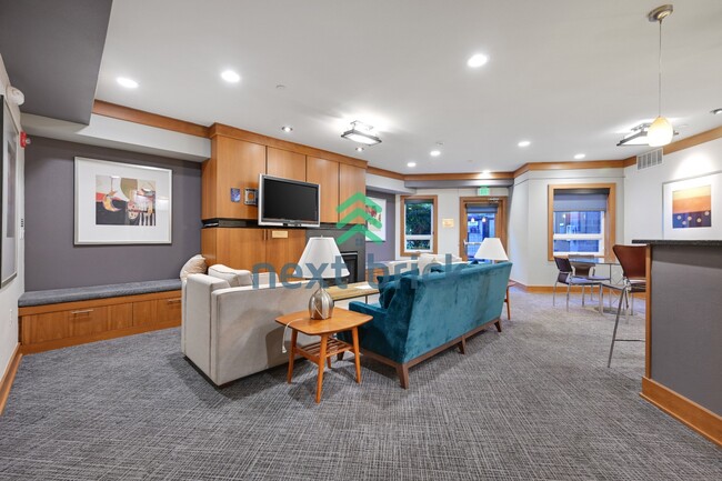 Building Photo - Spacious 1 Bedroom + Den in Canal Station Prime Ballard Location!