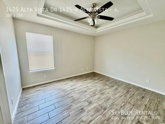 Building Photo - 1425 Alta Vista Dr