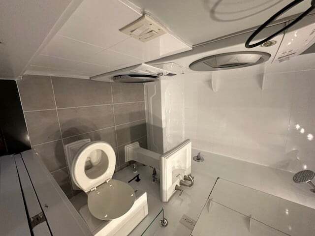 Building Photo - 279 E 10th St