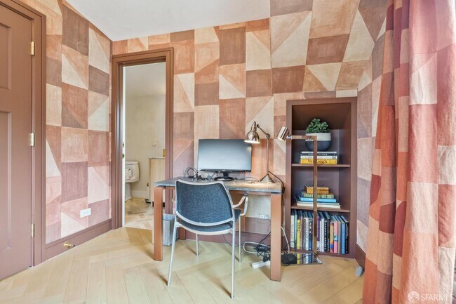 Building Photo - 7 Seymour St