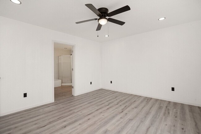 Building Photo - Spacious 3BR House in San Antonio Close to...