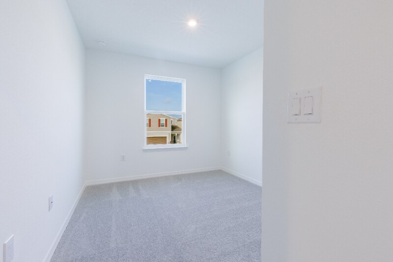 Building Photo - 3328 Thicket St