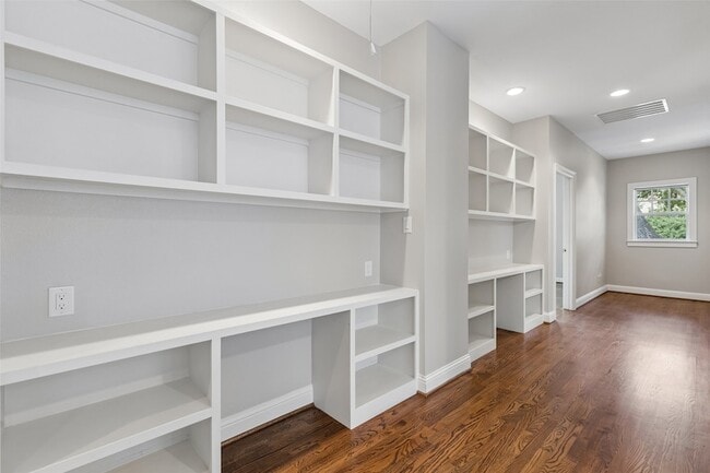 Building Photo - 6030 Vickery Blvd
