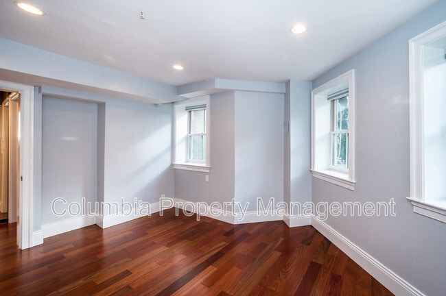 Building Photo - 1219 Q St NW