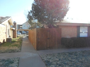 Building Photo - 134a N Troy Ave