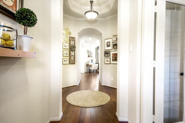 Building Photo - 2519 Kinsgate Forest Dr