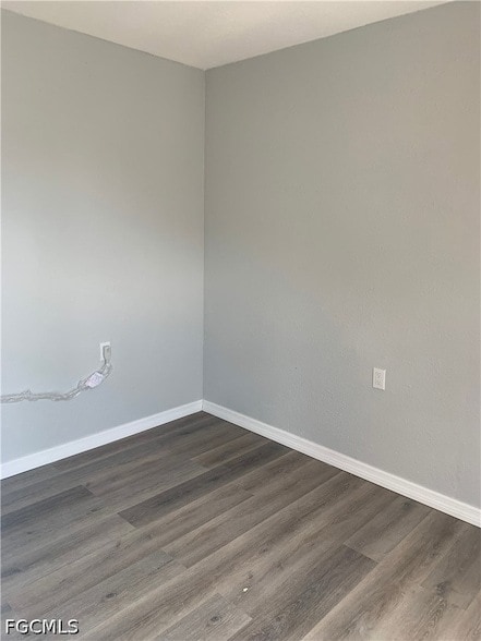 Building Photo - 2117 Mitchell Ct