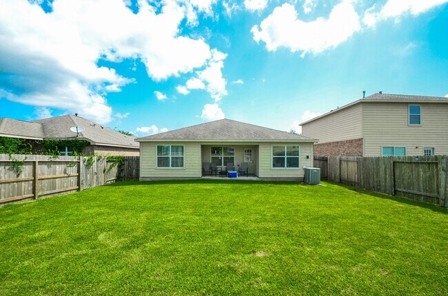 Building Photo - 2122 Platinum Mist Dr