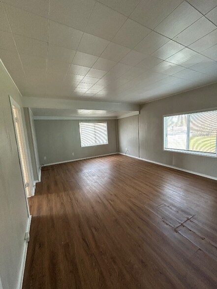 Building Photo - 5024 SE Jetty Ave