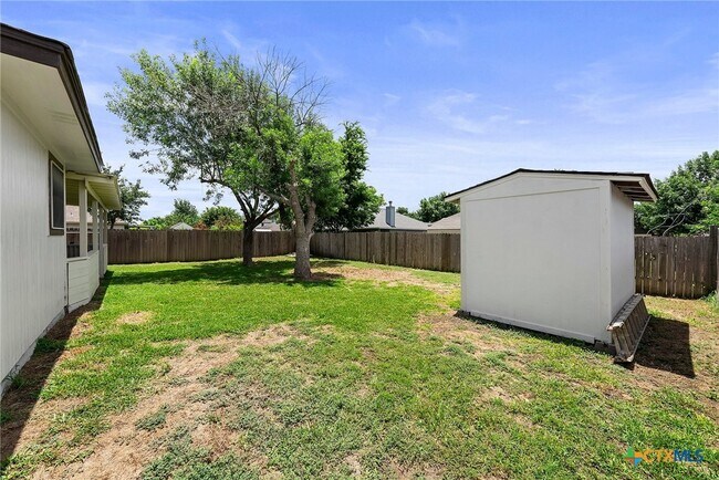 Building Photo - 104 Harvest Ln