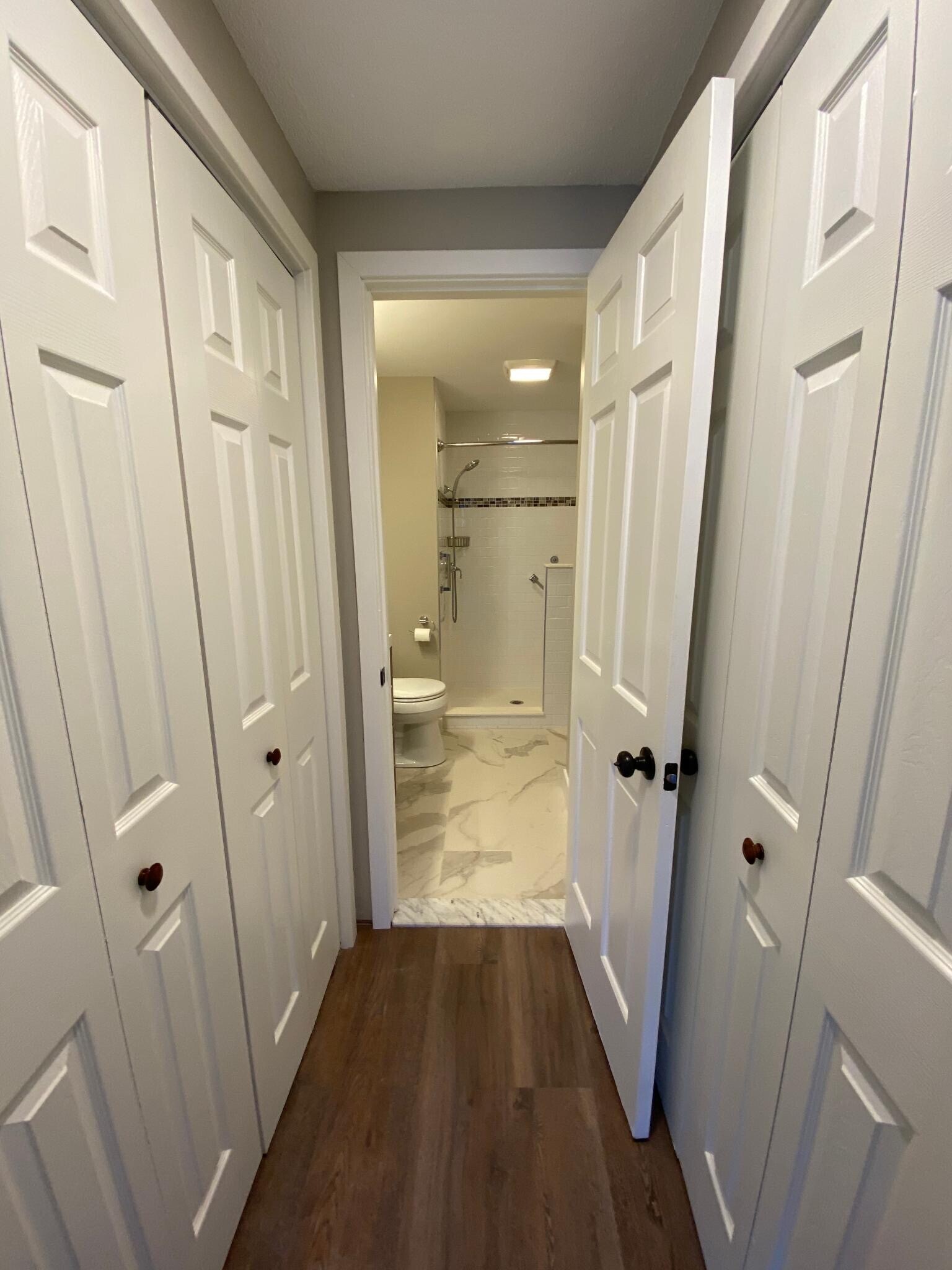 Building Photo - 40 Farmington Chase Cres