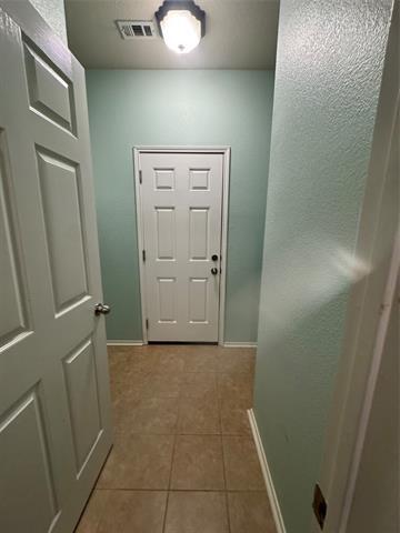 Building Photo - 6227 Meadowcrest Ln