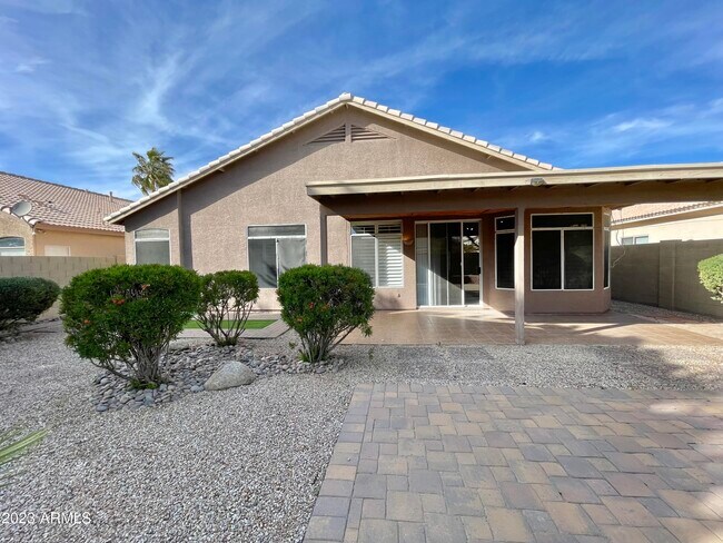 Building Photo - 4939 W Erie St