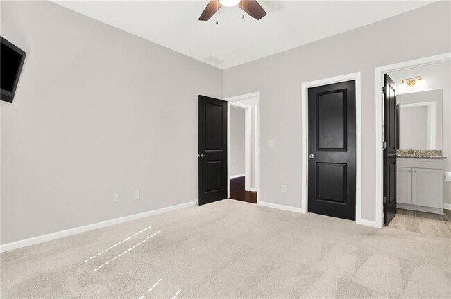 Building Photo - 309 Trappers Bluff