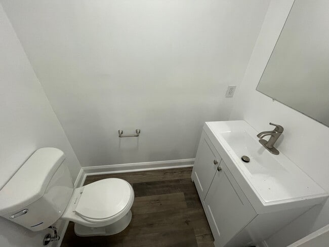 Building Photo - 2930 Baker St