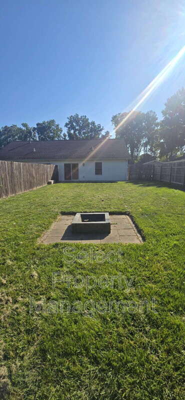 Building Photo - 4808 Tyrone Rd
