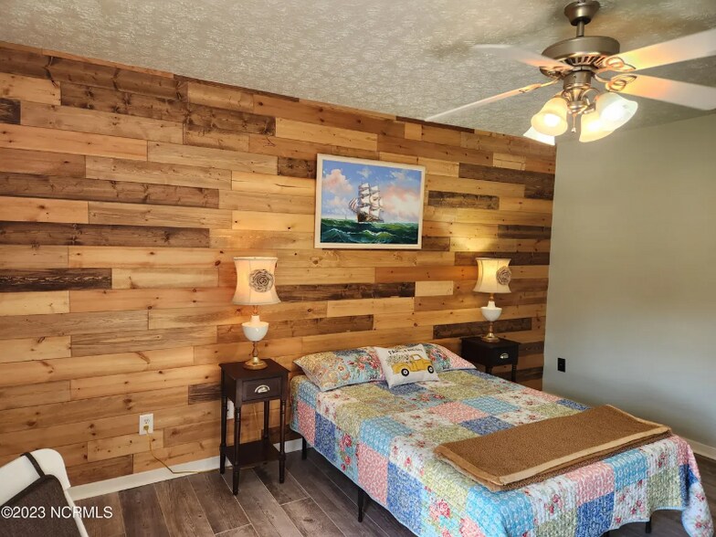 Building Photo - 105 Huntmaster Ct