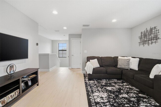 Building Photo - 6396 Roadstead Ct