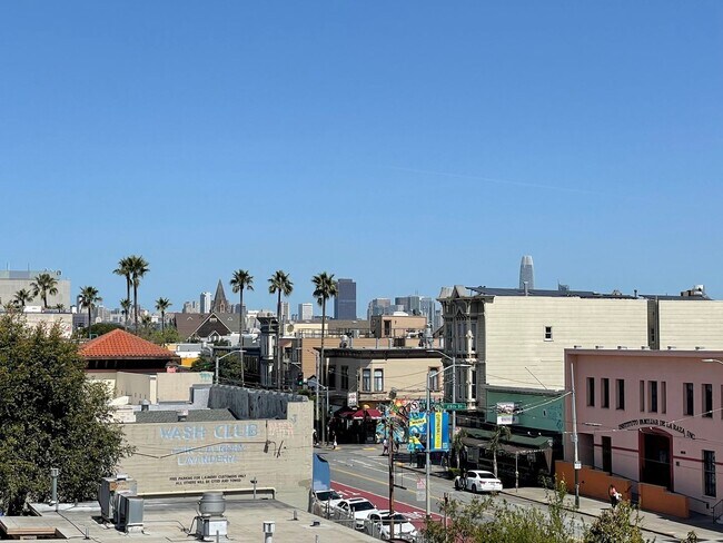 Building Photo - 2960 Mission St