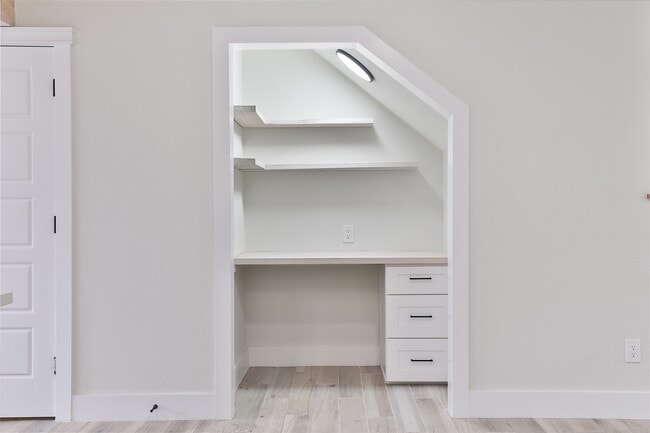 Building Photo - 9511 Fondren Rd