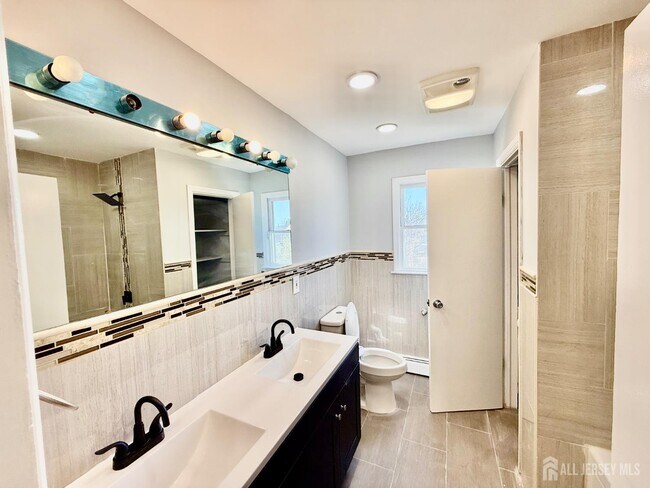 Building Photo - 35 Fiat Ave