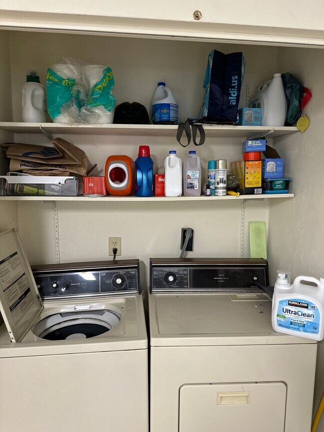 Building Photo - 215 Pheasant Run Dr