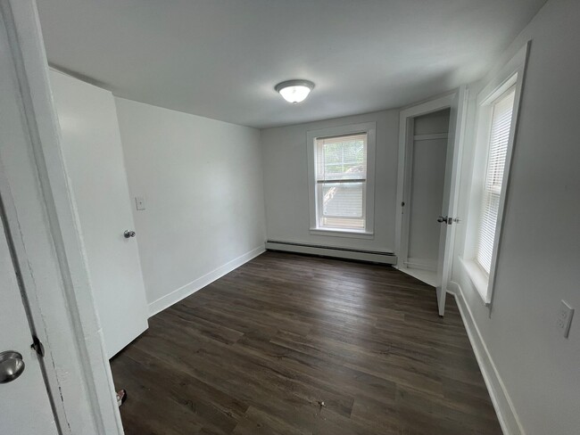Building Photo - Modern, Fully Renovated 3-Bedroom Apartment – $1,850/month | Pittsfield, MA