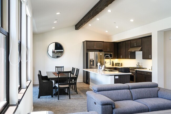 Building Photo - Live Comfortably at CreekHouse – Available...