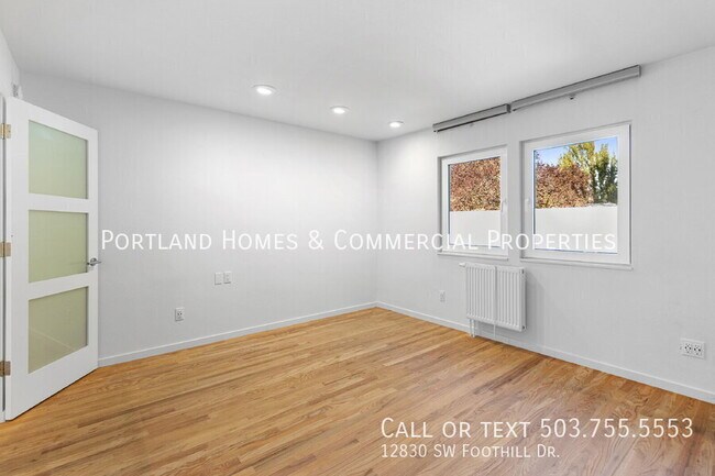 Building Photo - 12830 SW Foothill Dr