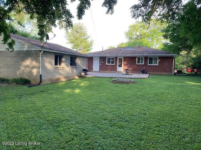 Building Photo - 2403 Meadow Dr