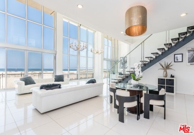 Building Photo - 5205 Ocean Front Walk