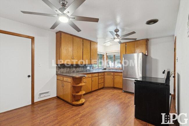 Building Photo - 3132 Mulberry St