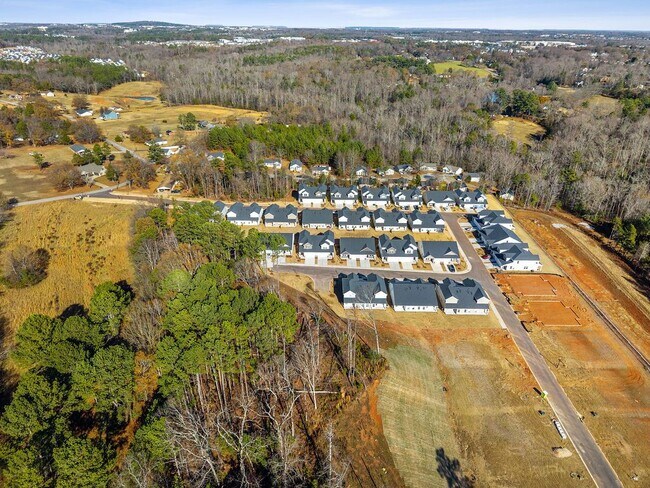 Building Photo - 512 Serena Trl