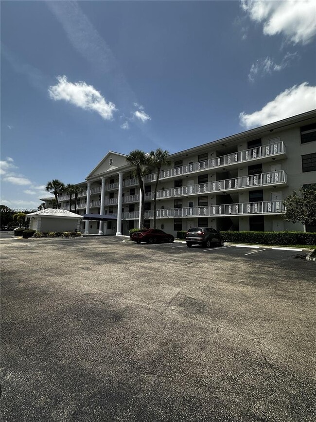 Building Photo - 1719 Whitehall Dr