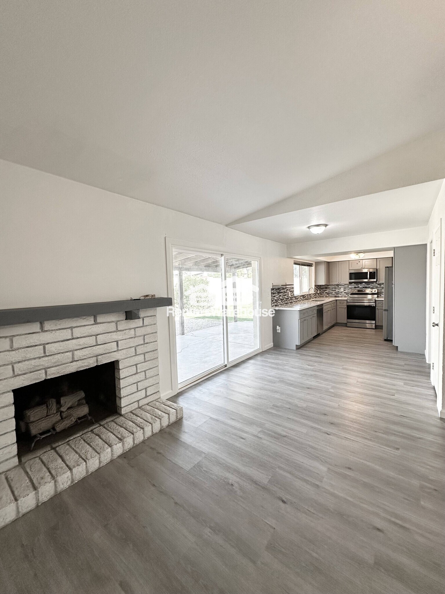 Building Photo - 17624 N 20th Dr