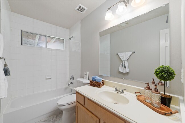 Building Photo - 8503 Ivanhoe Springs Dr