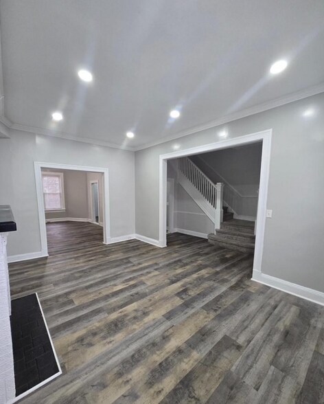 Building Photo - 2908 Hilldale Ave