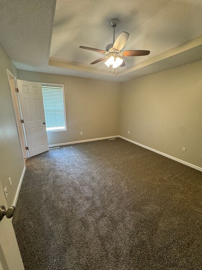 Building Photo - 509 S Whippoorwill Dr