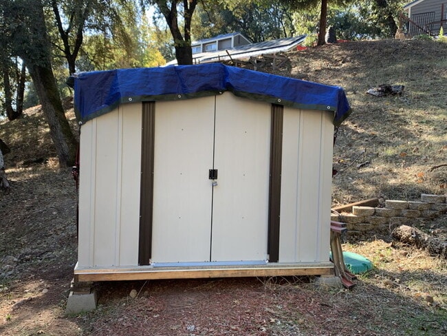 Building Photo - Spacious 2-bedroom home near Lyons Park; rent includes water