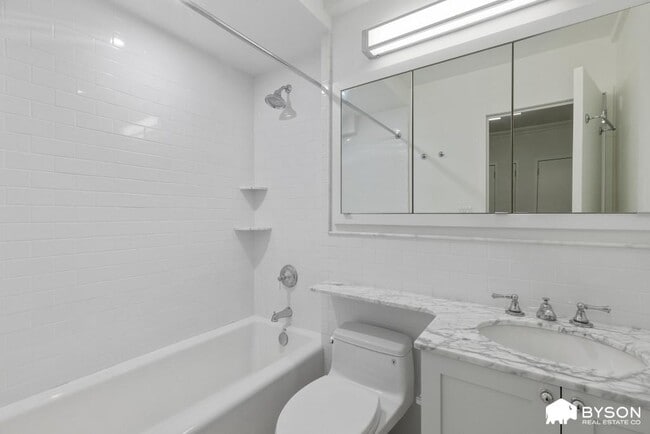 Interior Photo - 300 East 57th Street