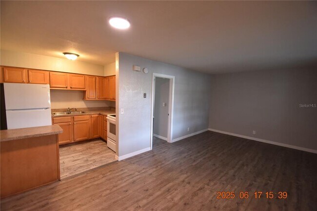 Building Photo - 302 Danube Ave