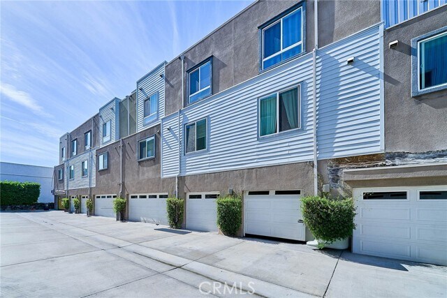 Building Photo - 9040 Garvey Ave