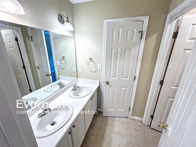 Building Photo - 460 Cambrian Ridge Trail
