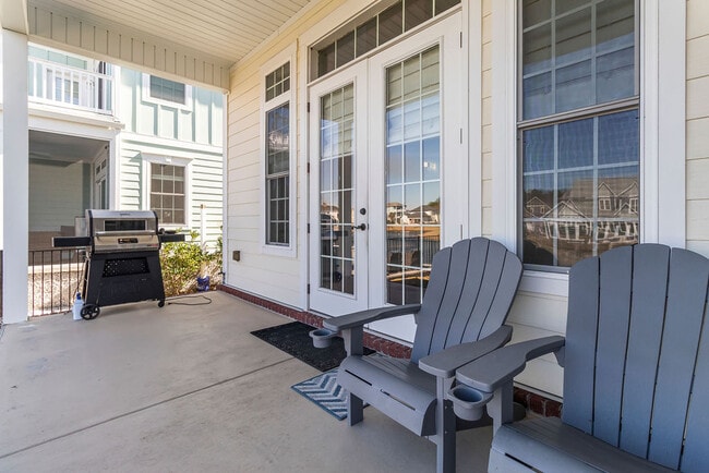 Building Photo - Crystal Water Home