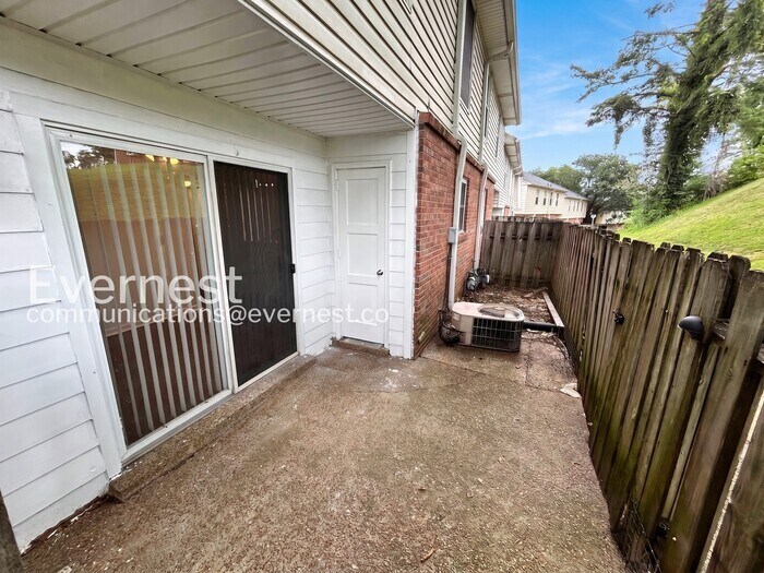 Building Photo - 5510 Country Dr
