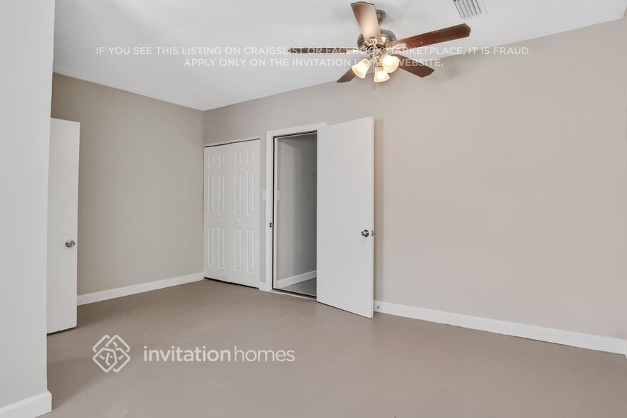 Building Photo - 243 Mante Dr