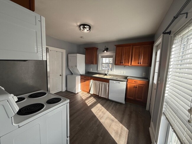 Building Photo - 3 Broadway