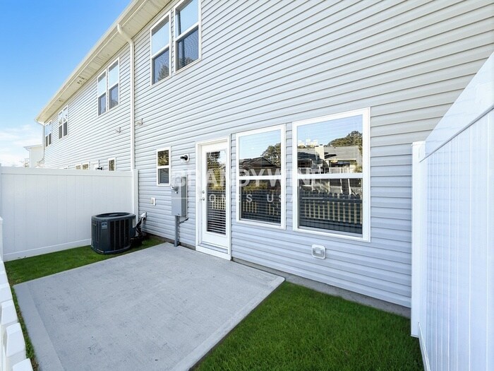 Building Photo - 828 Coosaw Pl