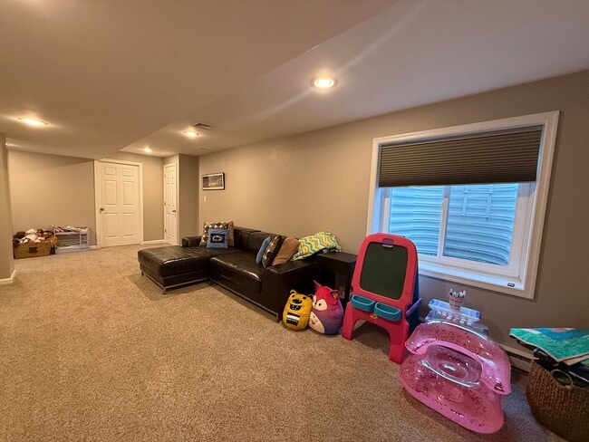 Building Photo - Brynwood Single Family Home